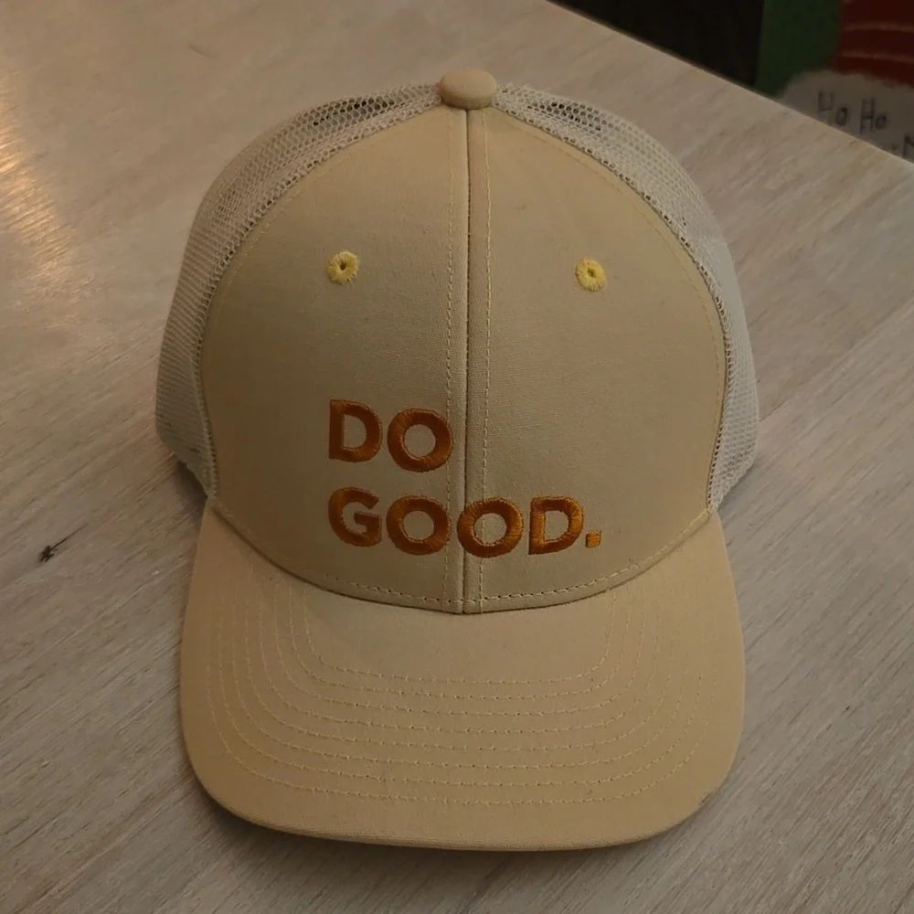 NWT HOST PICK🎉 Cotopaxi Kids Do Good Trucker Hat-Wheat